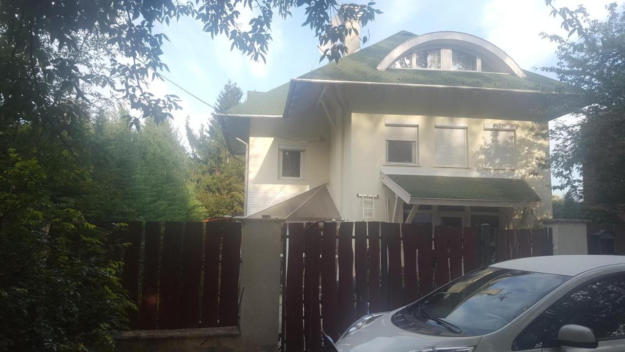 Bliss Apartment Тата Екстер'єр фото