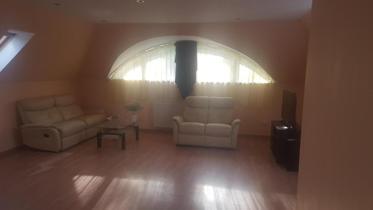 Bliss Apartment Тата Екстер'єр фото